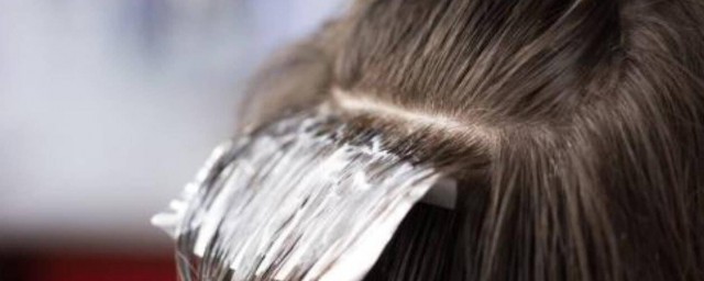 导致有白头发的原因(引起白头发的原因)