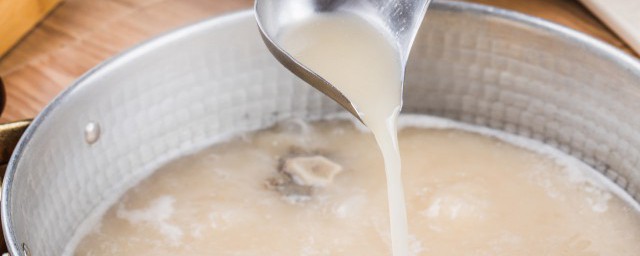 高汤的熬制方法简便易学怎么做(制作高汤的方法窍门)