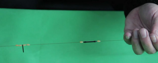 怎样绑鱼线(鱼竿怎样绑鱼线)