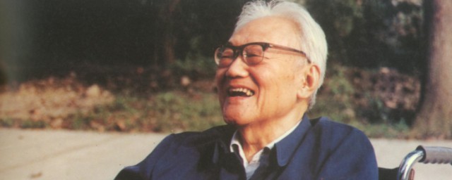 巴金个人简介(巴金个人详细简介)