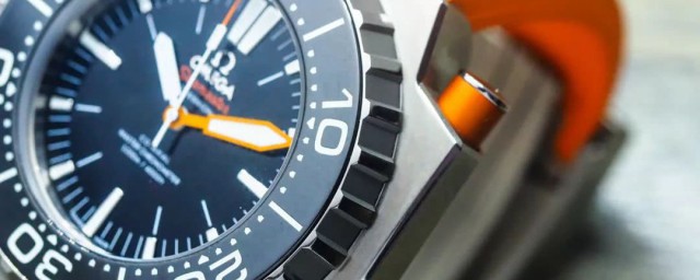 潜水表外圈怎么用(潜水腕表外圈怎么使用的)
