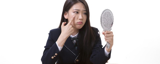 身上长痘痘如何办(我身上长痘痘怎么办)