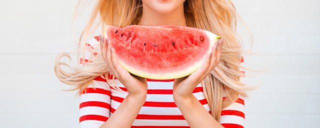 西瓜有什么营养价值(西瓜有什么营养价值和药用价值)