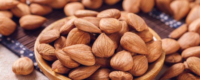 用豆浆机如何做杏仁露(杏仁奶可以用豆浆机做吗)