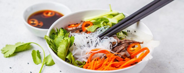 三鲜米线的做法步骤(三鲜米线怎么做好吃又简单)