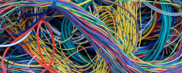 怎样接电线(怎样接电线插头)