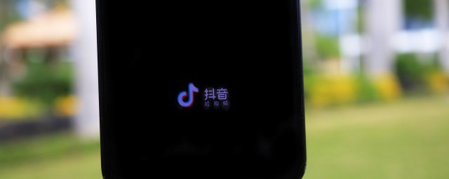 如何转发抖音(如何转发抖音到自己的抖音作品)