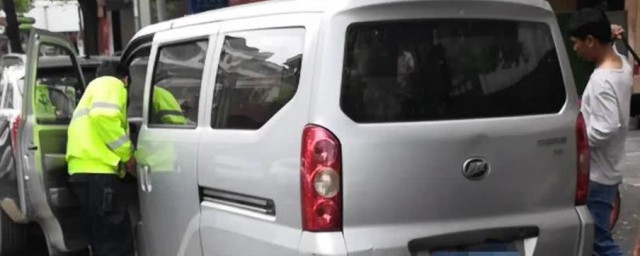 面包车下坡停车技巧有什么(下坡前面有车应该怎么操作)