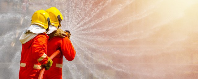 消防员优秀作文(令人敬佩的消防员优秀作文)