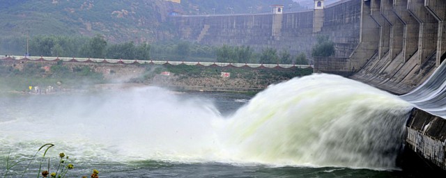 泄洪介绍(泄洪一般泄哪里)