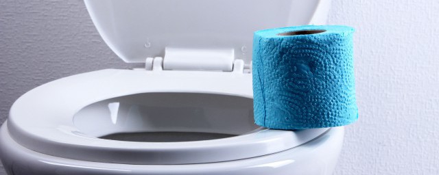 为什么大便不成形粘马桶(大便不成形,容易粘马桶)