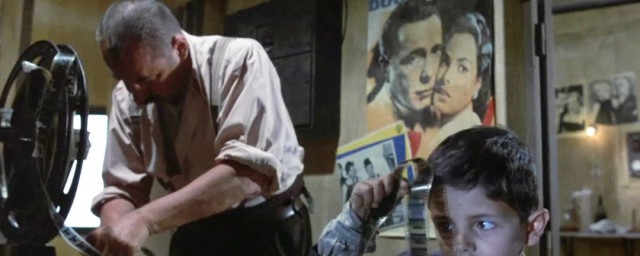 天堂电影院电影内容简介(天堂电影院电影图片)