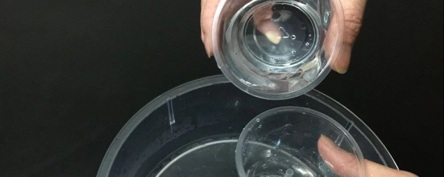 烟灰缸里不能倒水有什么寓意吗(烟灰缸里为什么不能倒水的寓意)