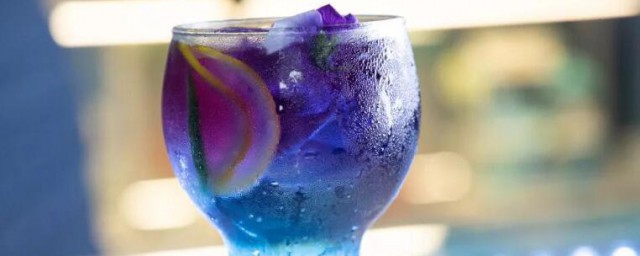 蓝色妖姬奶茶如何做(奶茶店里的蓝色妖姬什么奶茶)