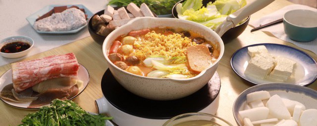 电磁炉使用时的注意事项(电磁炉 注意事项)