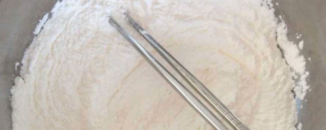 面粉淀粉区别是什么(淀粉面粉的区别)