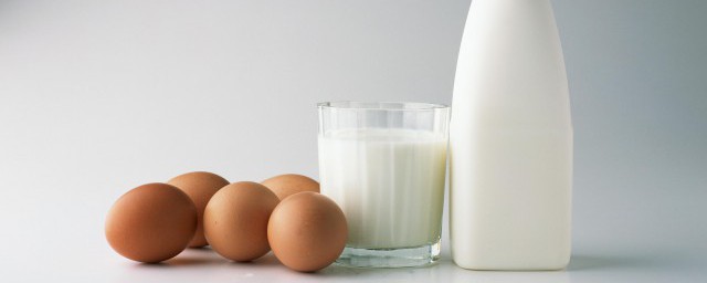 水煮鸡蛋热量需要多少(一个水煮鸡蛋热量多少)