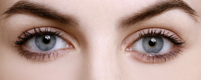 眼皮下垂的恢复办法(眼皮下垂能恢复正常吗)