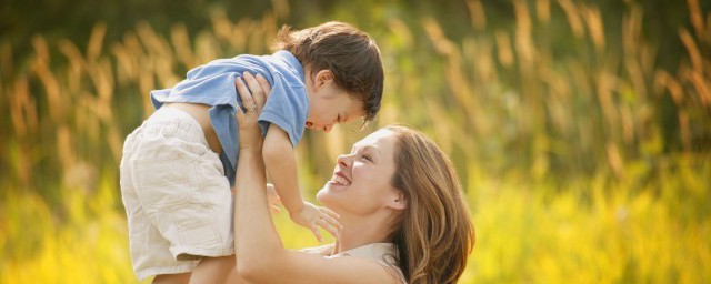 关于大气有出息的男孩名字(取名字大气有才男孩)