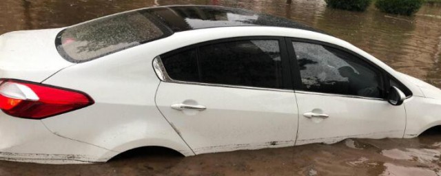 泡水车还能不能开(泡水车到底能不能开)