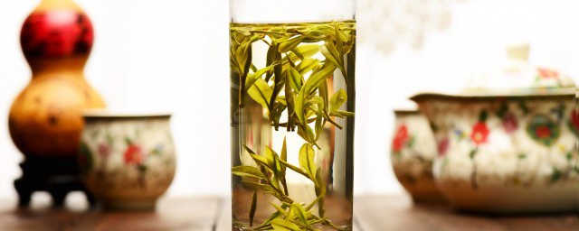 喝隔夜茶有没有好处(喝隔夜的茶对身体好不好)