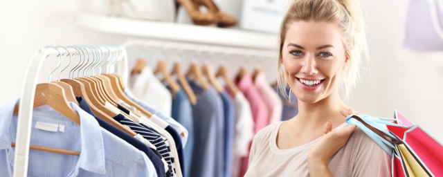 陪女朋友逛街我们应该注意的事情(陪女性朋友逛街要注意一些什么)