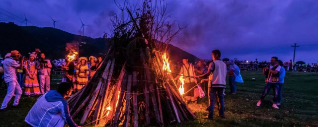 火把节介绍(凉山彝族火把节介绍)