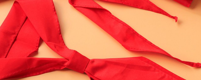 红领巾的简单系法(红领巾的系法图片讲解)