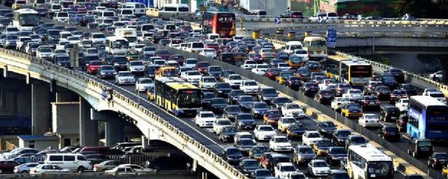 关于深圳限行时间周六周日(周一深圳限行时间)