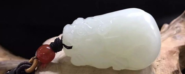 女人戴貔貅有什么需要注意的(女人貔貅的佩戴忌讳:这几点千万要重视)