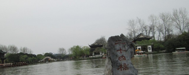 京口瓜洲一水间的京口指哪里(京口瓜洲一水间京口是在)