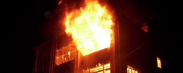 梦见火烧房子意思是什么(梦见着火烧房子是什么意思)