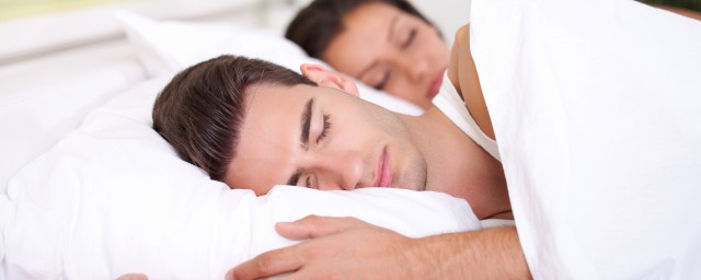 梦见自己穿红衣服的寓意(梦里梦见穿红衣服是什么意思)