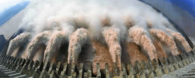 大坝泄洪的意思介绍(大坝泄洪怎么形容)