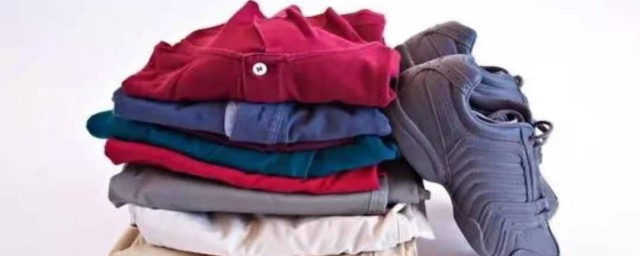 有关旧衣服放在地上的禁忌(旧衣服擦地有什么禁忌)