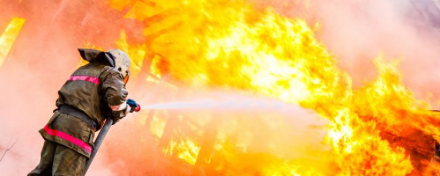 火灾怎样逃生自救(火灾如何逃生自救方法)