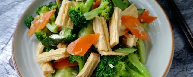 夏天吃哪些菜开胃又营养(夏天吃什么菜开胃又营养家常菜)