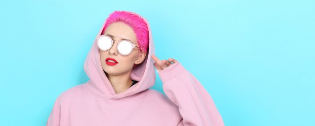 戴眼镜技巧有哪些(怎样合理的佩戴眼镜)