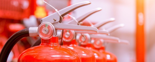 干粉灭火器的适用范围(手提式干粉灭火器的适用范围)