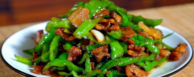 湘式辣椒炒肉怎么做(湘式辣椒小炒肉)