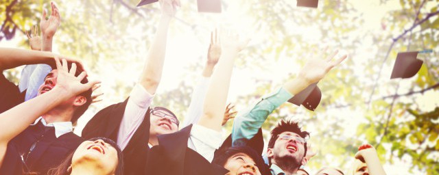 适合发朋友圈的毕业文案(毕业发朋友圈的文案朋友)