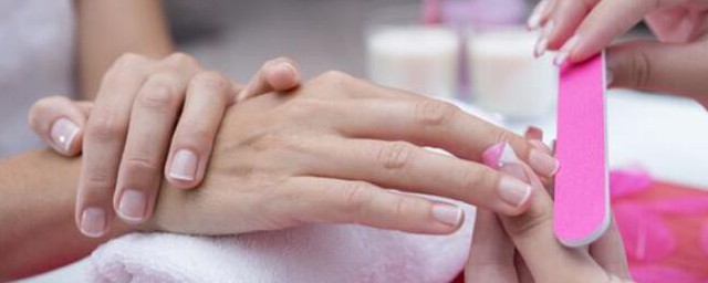 梦见指甲断了的寓意(梦见断指甲这意味什么)