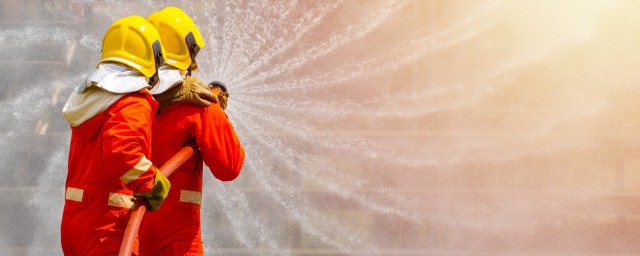 遇到火灾的自救方法(遇到火灾的自救方法图片)