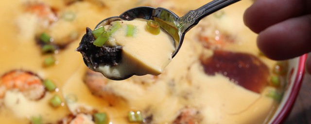 南瓜海鲜蒸蛋的做法介绍(蒸南瓜蛋羹的做法大全)