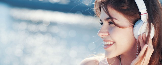 歌曲不一样的颜色歌词(同一种颜色歌词)