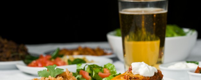 为什么啤酒和牛奶不能一起喝(牛奶和啤酒能不能一起喝?)