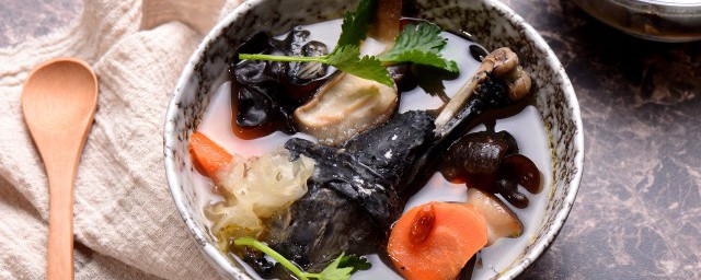 杂菌鸡腿煲怎么做(杂菌焖鸡的做法)