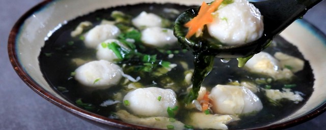 怎么做鸡肉丸秋葵蛋花汤(秋葵鱼丸汤)