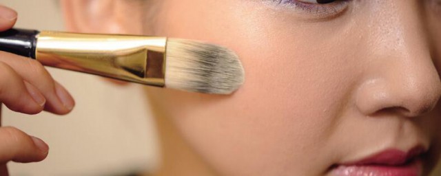 新手学化妆需要准备啥(新手怎么开始学化妆)