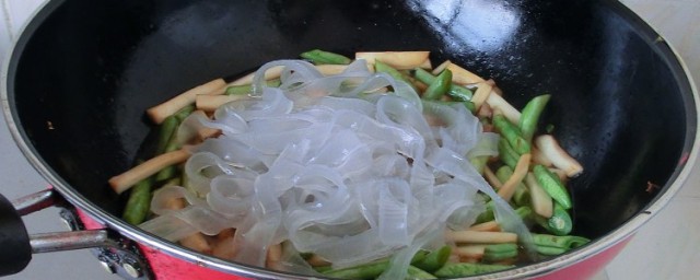 宽粉条泡开的做法(干宽粉条怎么快速泡好了呢)